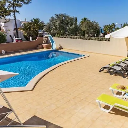 Villa Sleeps 6 With Pool Air Con And Wifi