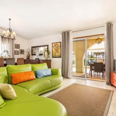 Sleeps 6 With Pool Air Con And Wifi Villa Vale do Lobo
