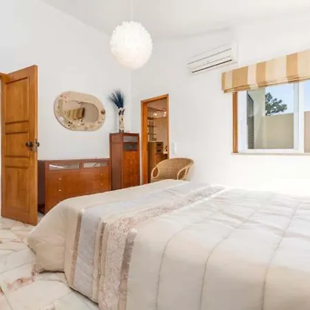 Sleeps 6 With Pool Air Con And Wifi * Vale do Lobo