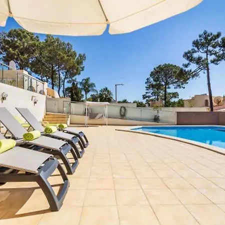 Villa Sleeps 6 With Pool Air Con And Wifi *