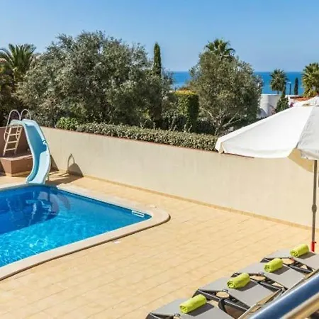 Sleeps 6 With Pool Air Con And Wifi